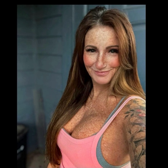 Poshmark profile picture for @intake